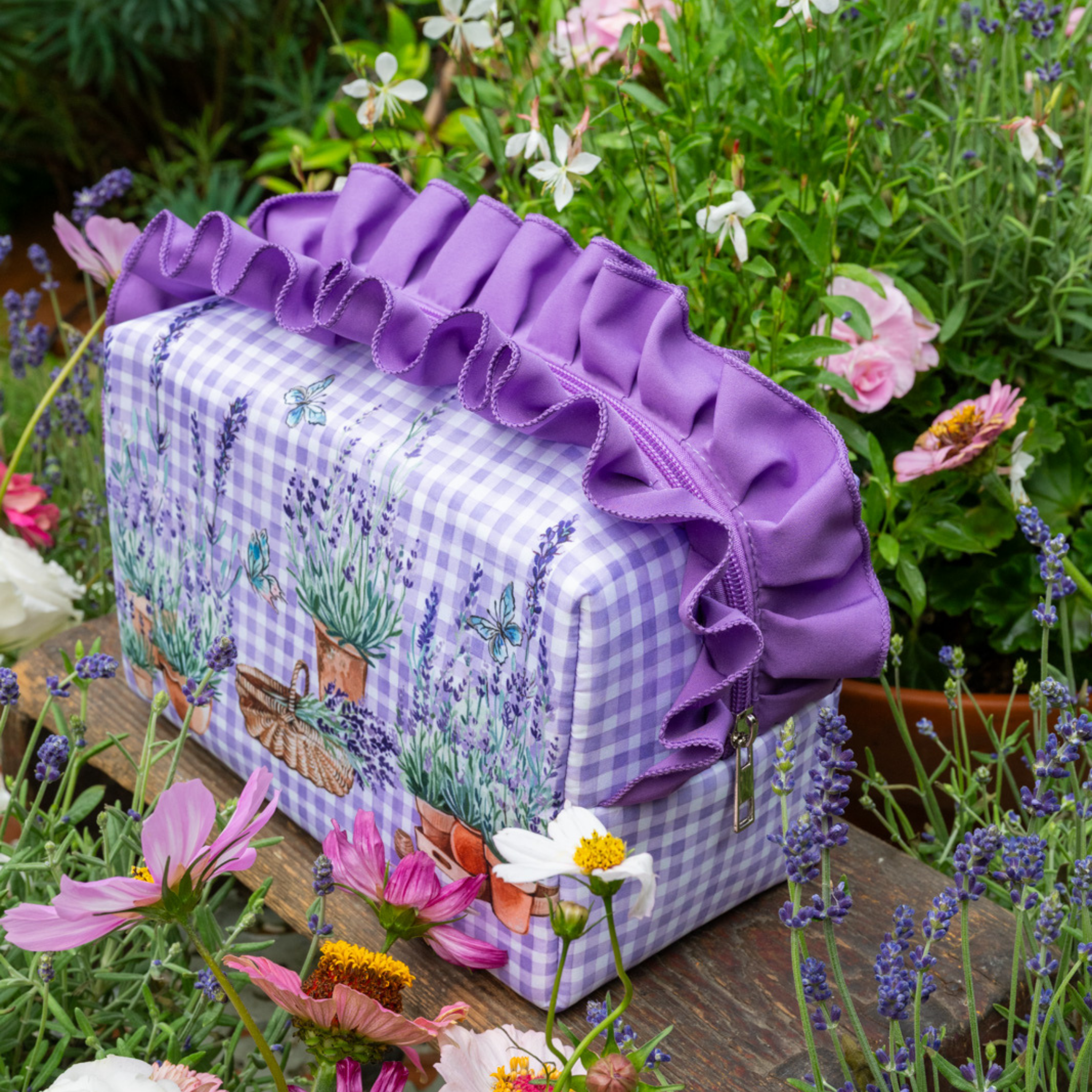 Heathcote & Ivory English Lavender Ruffle Washbag