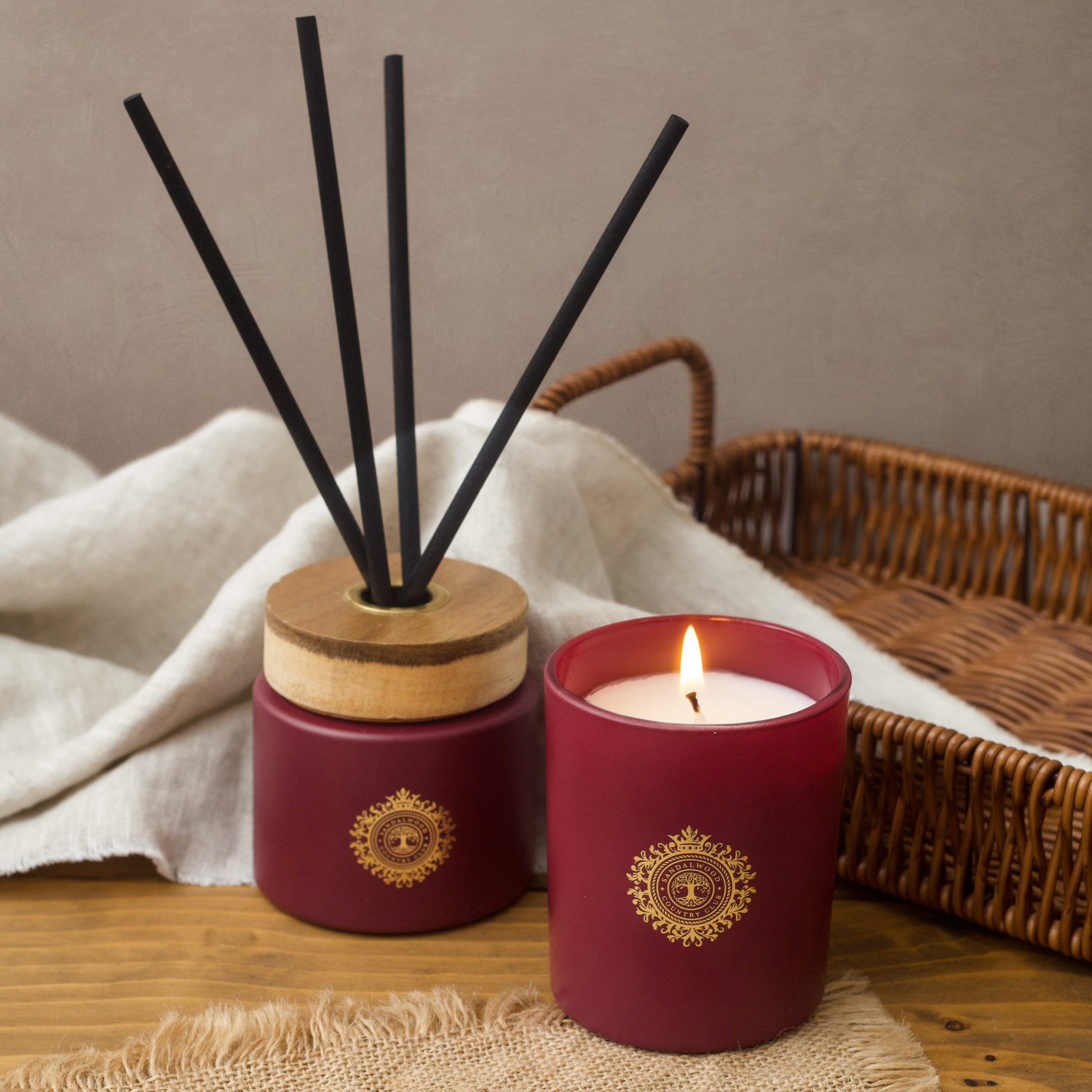 Sandalwood & Country Club Redwood & Amber Candle 150g